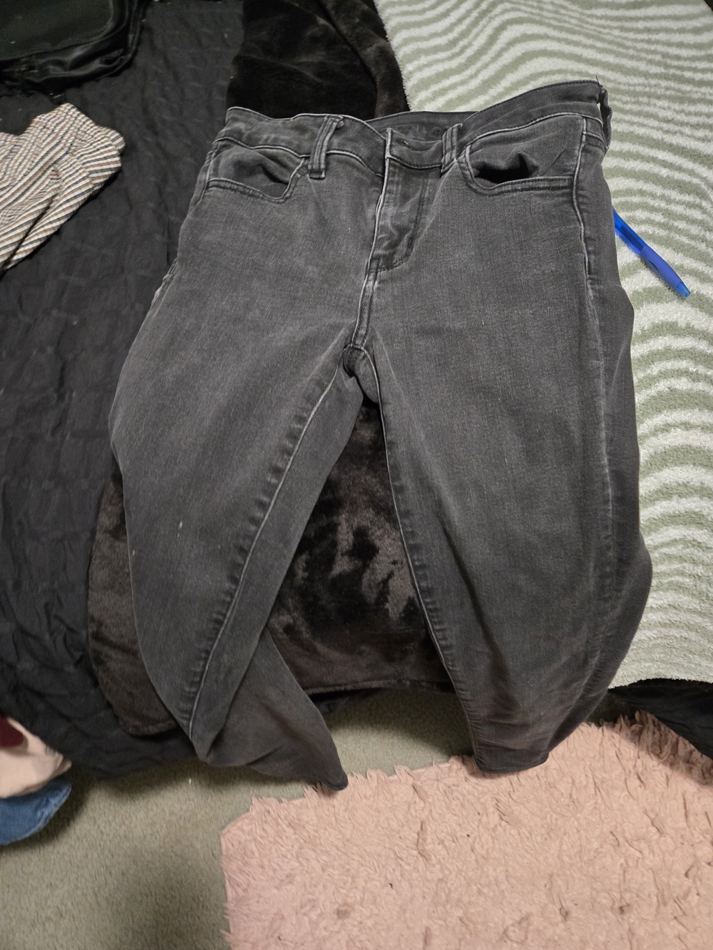 American Eagle Outfitters Women’s Skinny Jeans in Washed Black